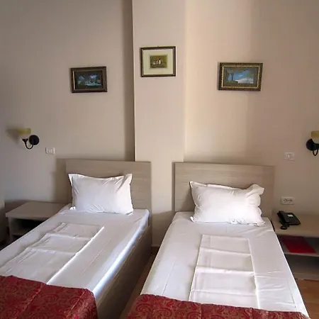 Regal Hotel 3*